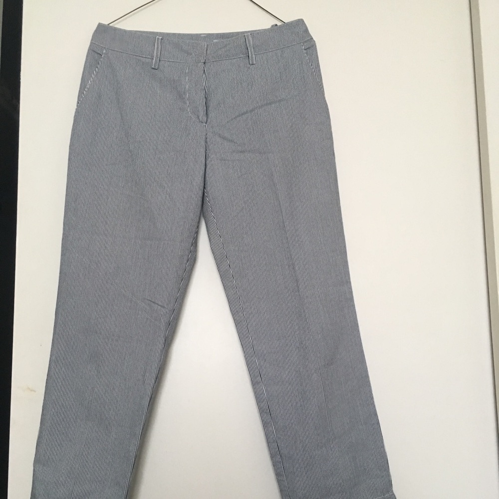White and blue stripes pants